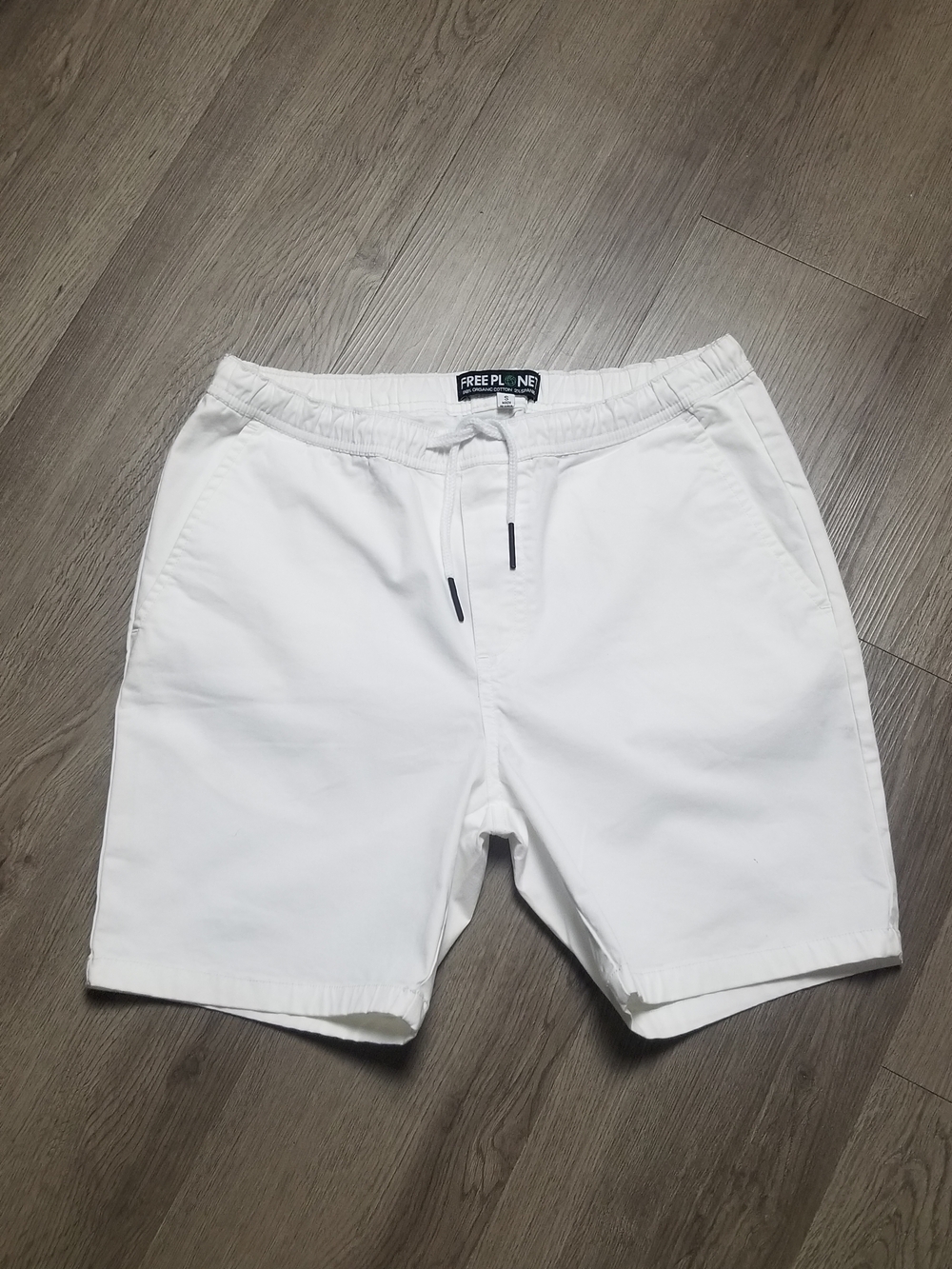 Free Planet Men's White Drawstring Shorts (SIZE  S)